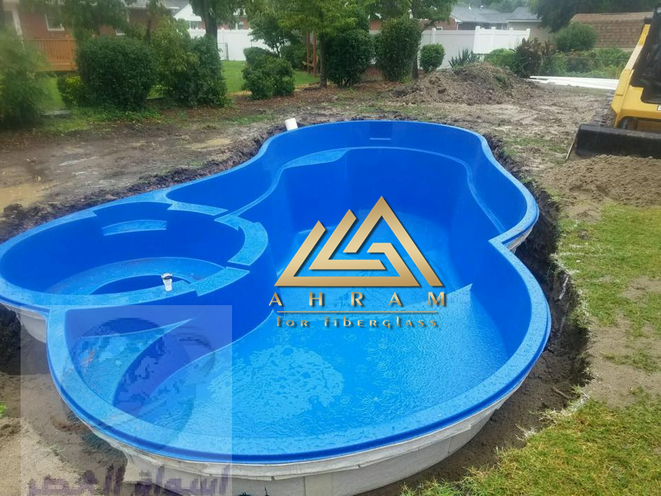 شكل جديد لحمام السباحة من الاهرام للفيبر جلاس