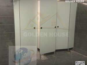 الكومباكت HPL: الحل الأمثل لأبواب الحمامات