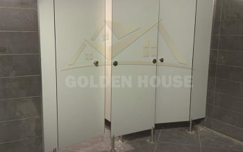 الكومباكت HPL: الحل الأمثل لأبواب الحمامات