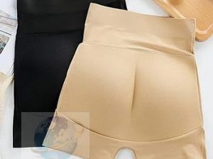 شورت بوش أب لإبراز المنحنيات